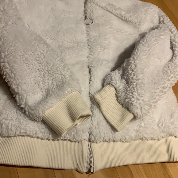 Girl’s Urban Planet/Kids Fluffy White Zip-Up hoodie - size L (14/16) - Picture 7 of 15